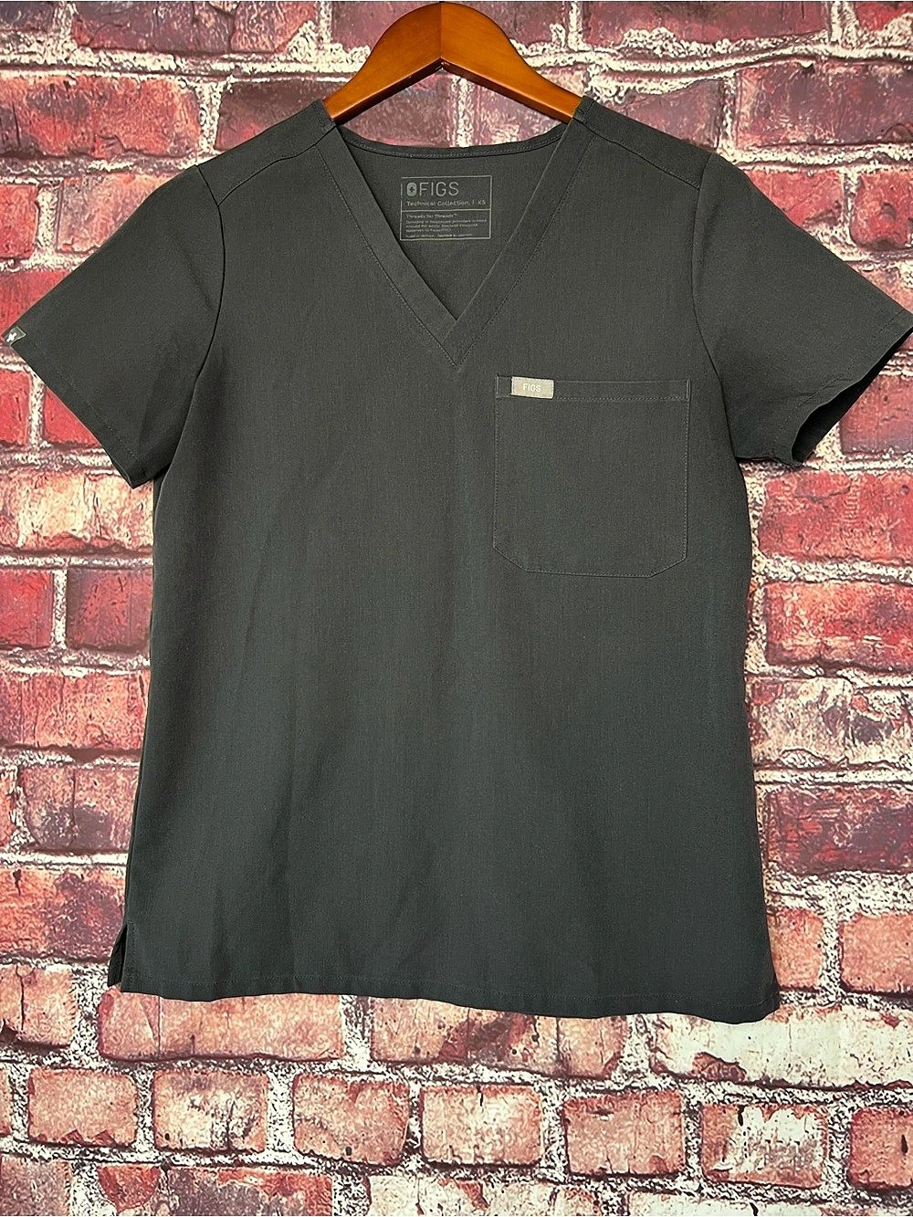FIGS Catarina One-Pocket Scrub Top Graphite Gray Size XS